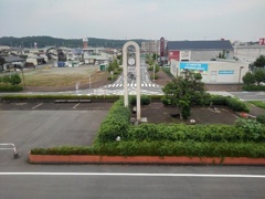 矢板駅前の時計台の広場（7月4日）