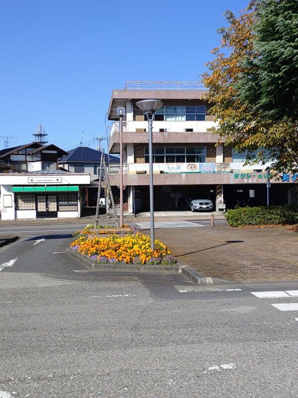 矢板駅の駅前花壇（10月24日）