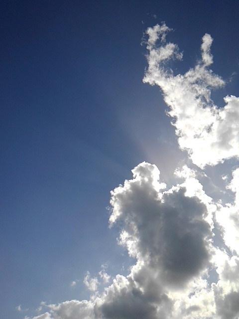 太陽を隠す雲（8月10日）