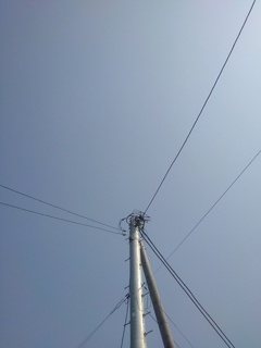 電柱と青空（4月19日） 