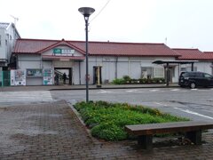 矢板駅の駅舎のある景色（9月5日）