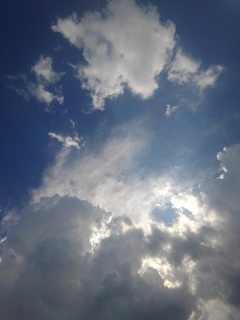 太陽を隠す入道雲（8月3日）