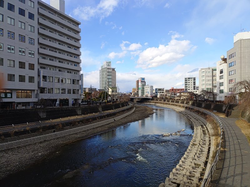都会の川（1月23日）