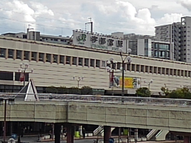 遠くに見える宇都宮駅の駅舎（9月22日）