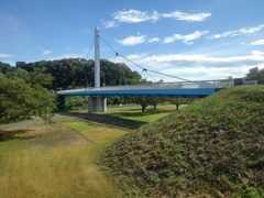 よく目立つ陸橋（8月11日）