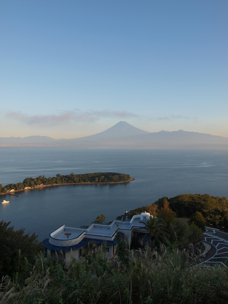 大瀬崎越しの富士山