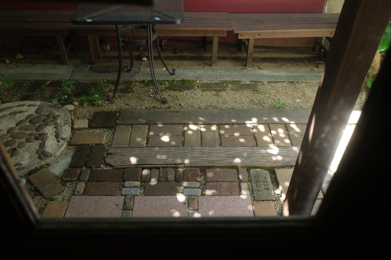 陽だまり～カフェの路地