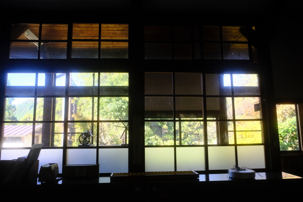 ガラス越しの世界