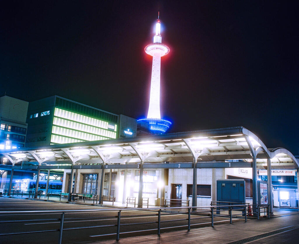 アナログ：京都駅前