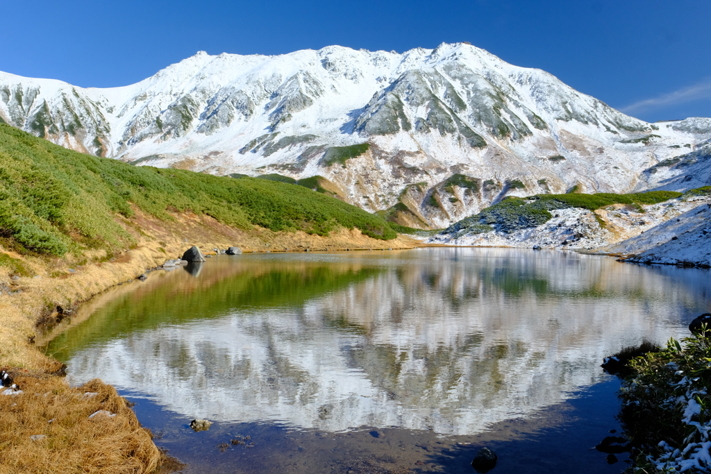 立山初冠雪