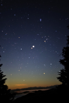 雲海と星々