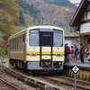 紅葉観光客で賑わう出雲坂根駅