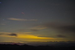 夜明け前のレモン彗星