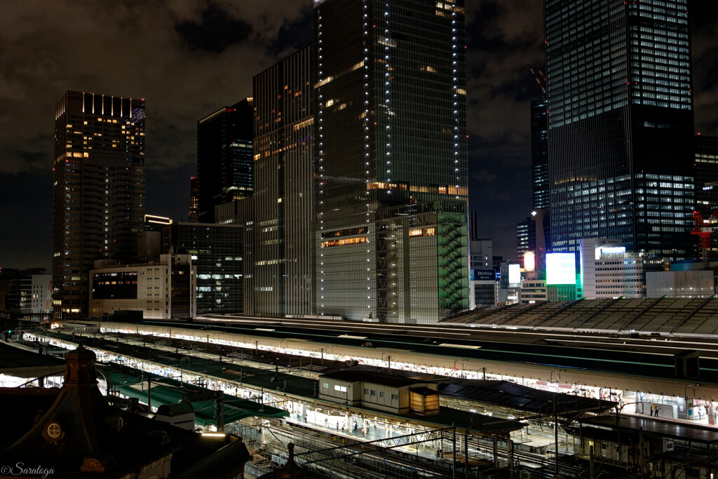 プラットホーム