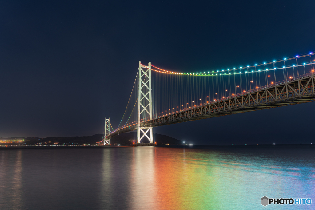 七色の明石海峡大橋