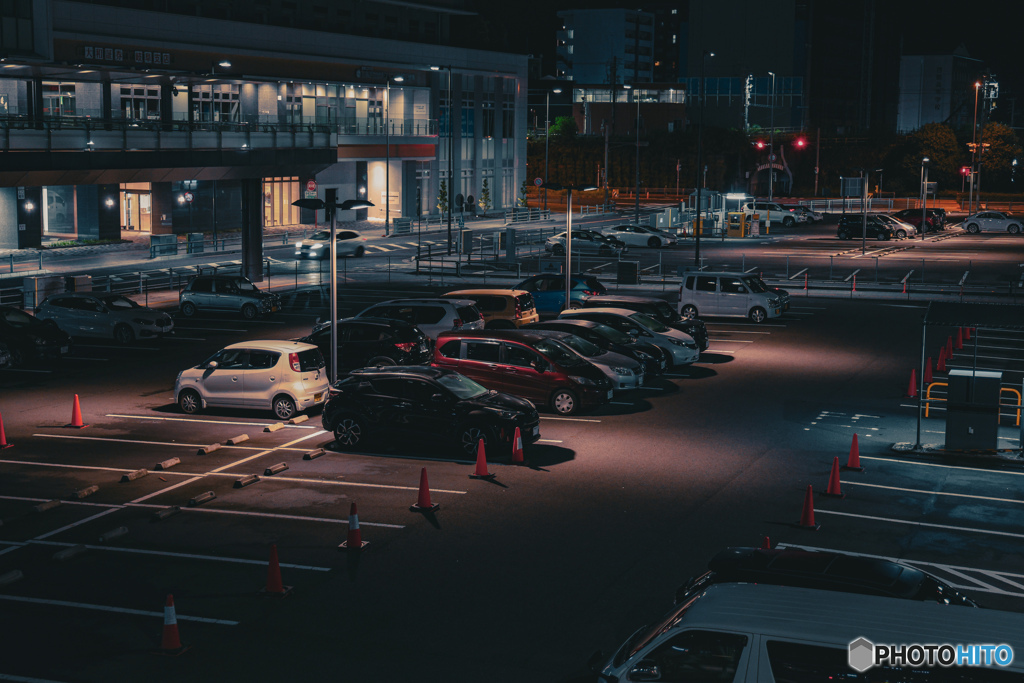 夜の駐車場