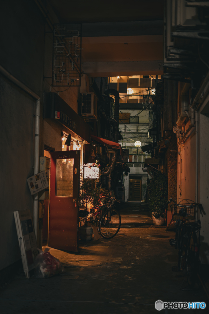 夜の路地裏
