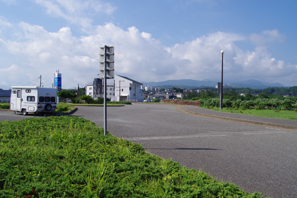 米山にかかる雲