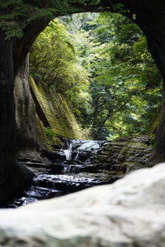 亀岩の洞窟