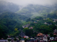 雨けぶる伊東の山々