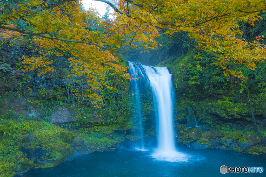 2025年 慈恩の滝 紅葉と光芒 1