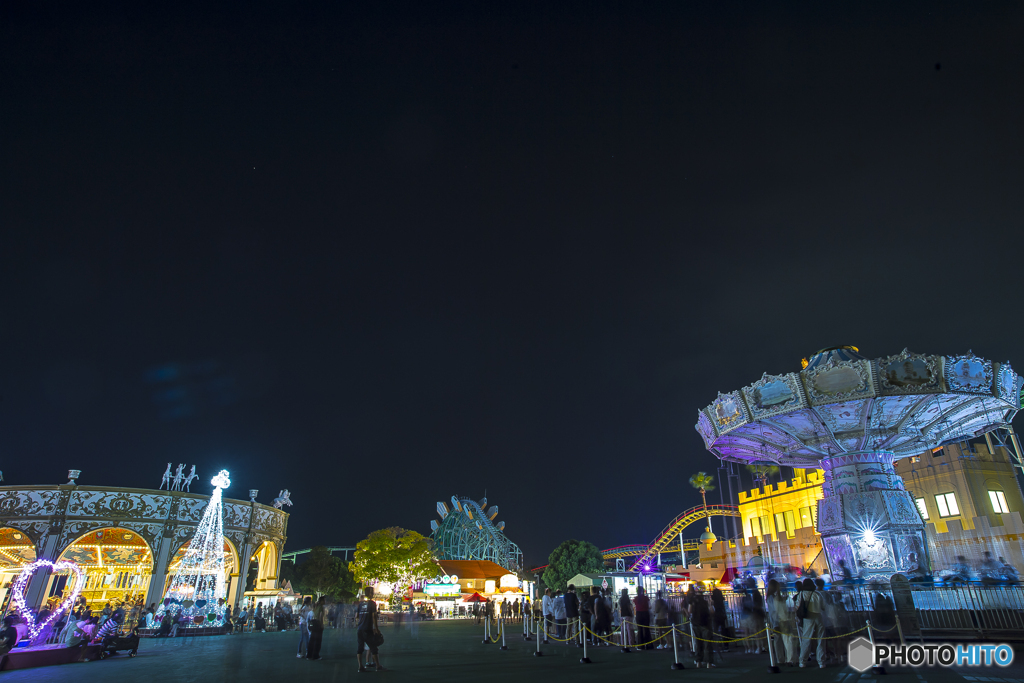 夜の遊園地 １