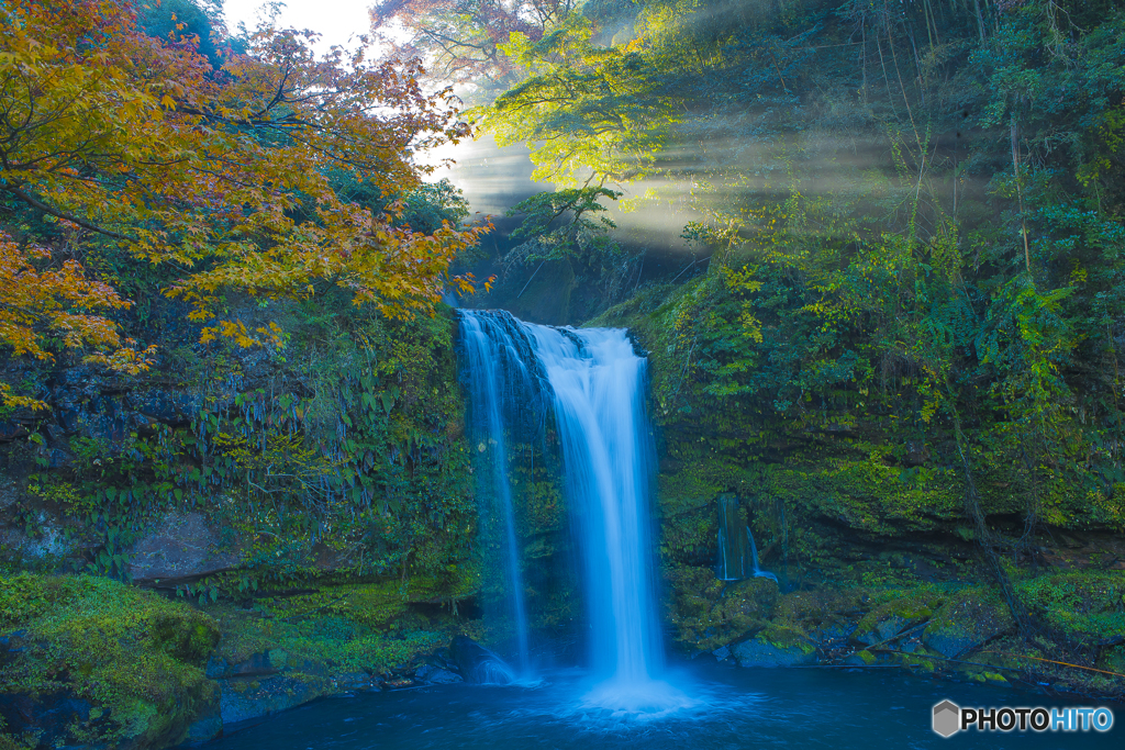 2025年 慈恩の滝 紅葉と光芒 2