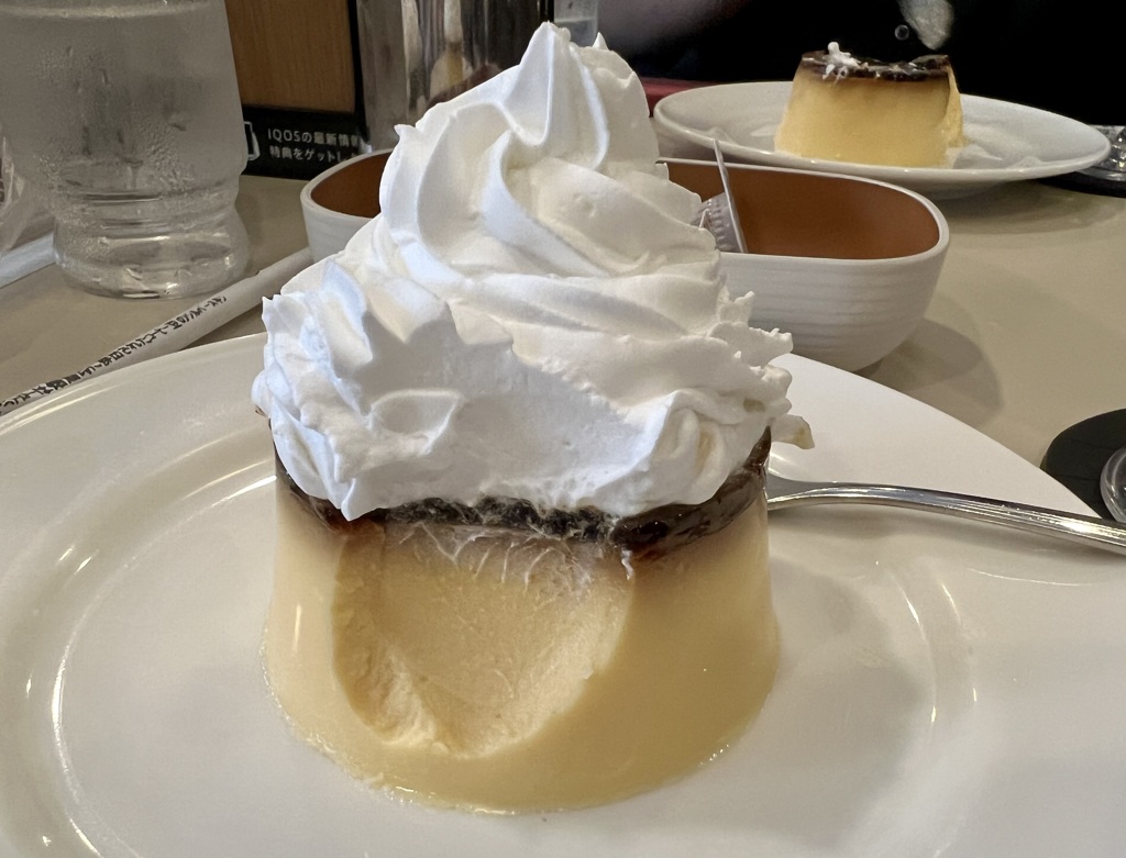 ルノワールのプリン　生クリームのせ