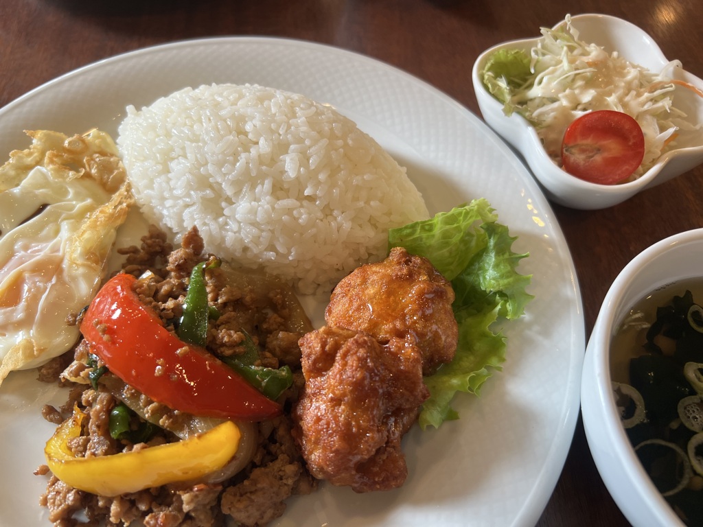 タイランチ　ガパオライスなど