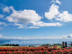 ✿ 琵琶湖のみえる丘と…青空 ‪✿
