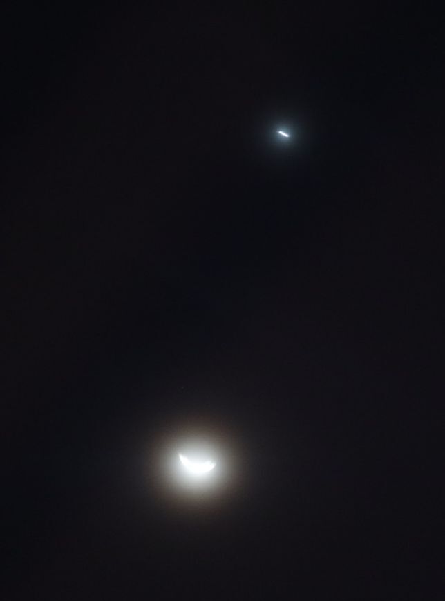 今朝のお月様と金星