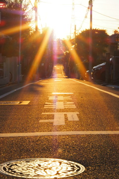 夕焼けの一本道