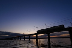 夕暮れの北浦橋梁