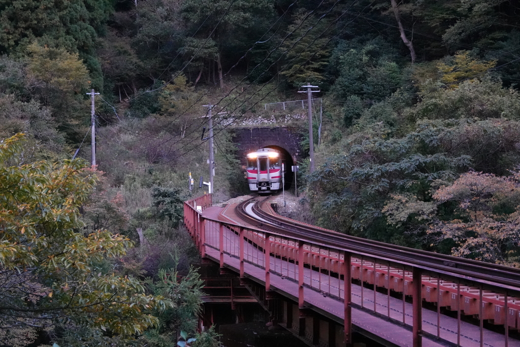 トンネル