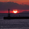 夕日と灯台