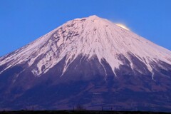 月がちょこっと。