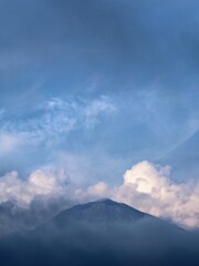 色々な雲に囲まれて