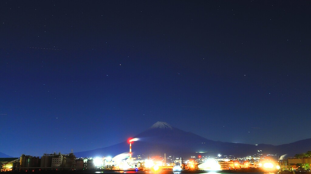 夜の田子の浦と富士