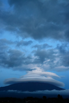 超巨大笠雲