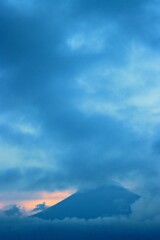 やっと出てくれた富士山