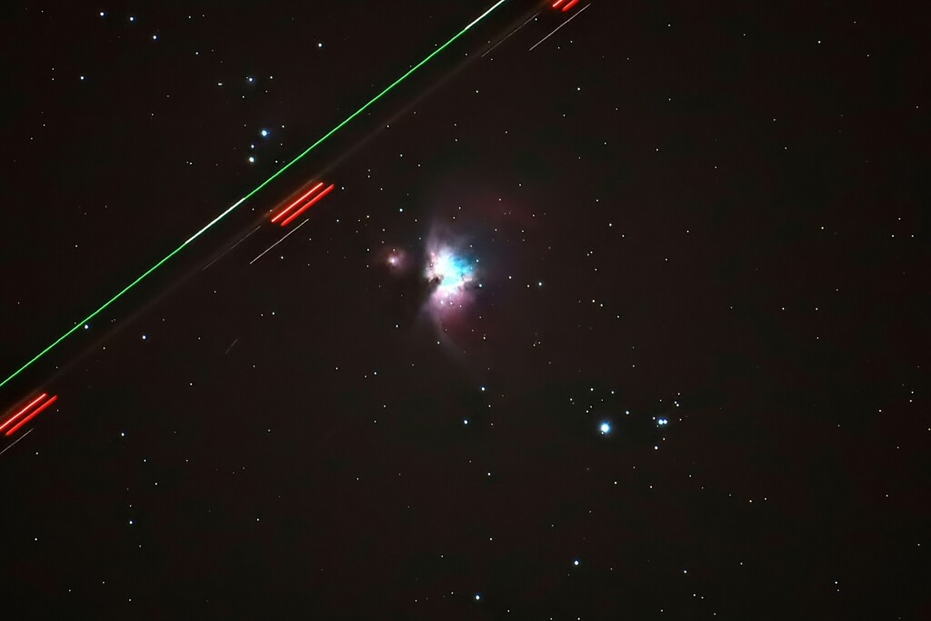 オリオン座大星雲と軌跡