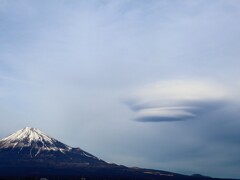 富士山と吊るし雲