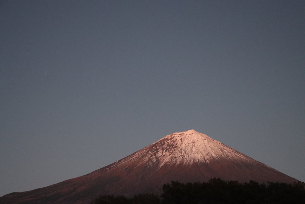 赤富士後の富士山