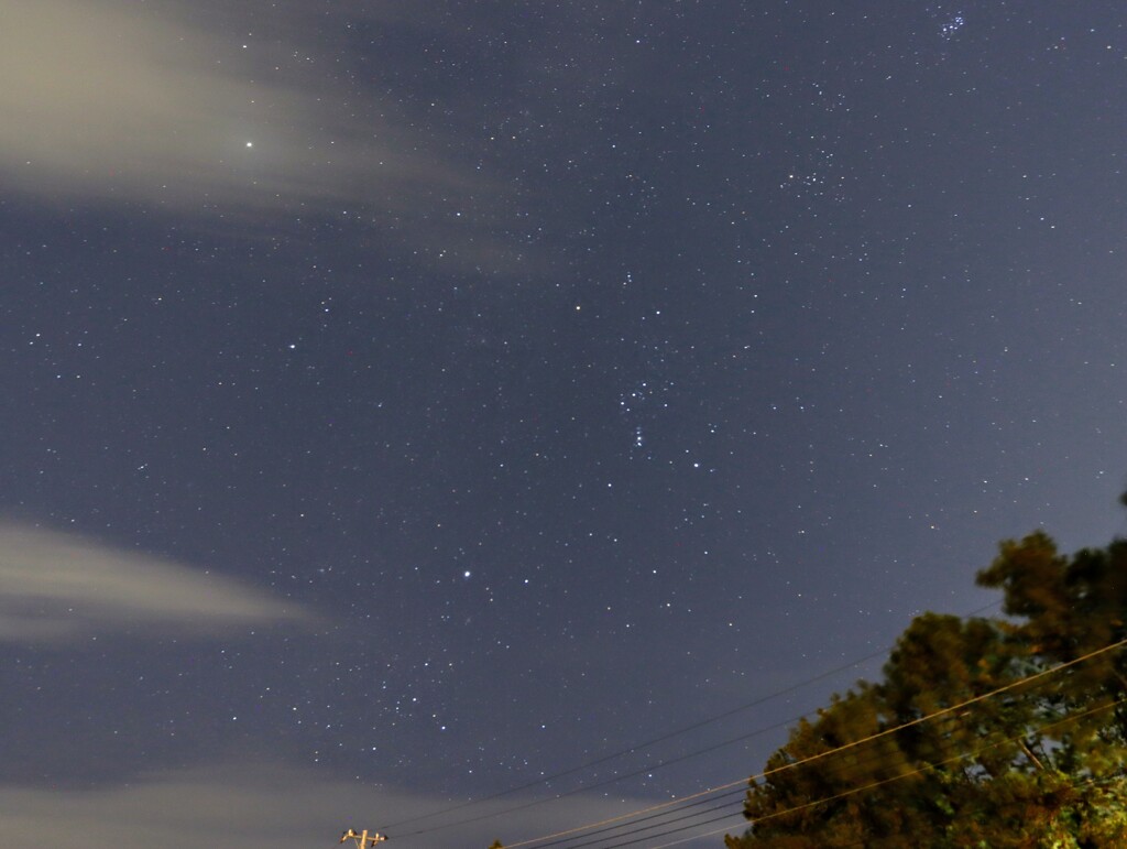 雲が通り過ぎた後の夜空