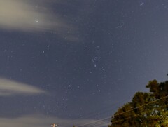 雲が通り過ぎた後の夜空