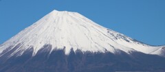 ベランダから身体を乗り出し人工物をカットした富士山20231119