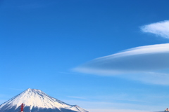 富士山と離れ笠雲