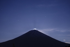 今日の月の出前富士山