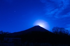 富士山と月灯り