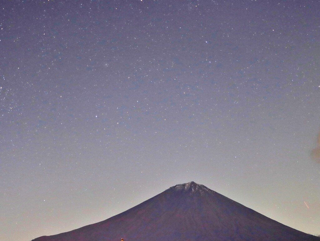 星空と夜の富士